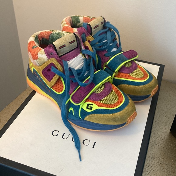 GUCCI ULTRA-SPACE MID TOP SNEAKER - Picture 3 of 6